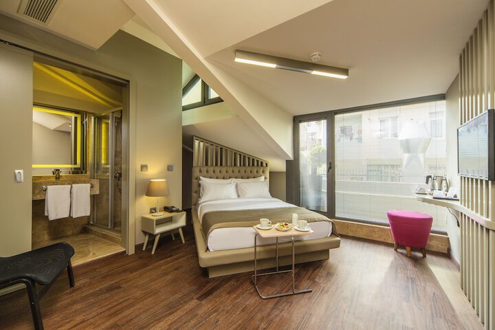 Room 7 of 39