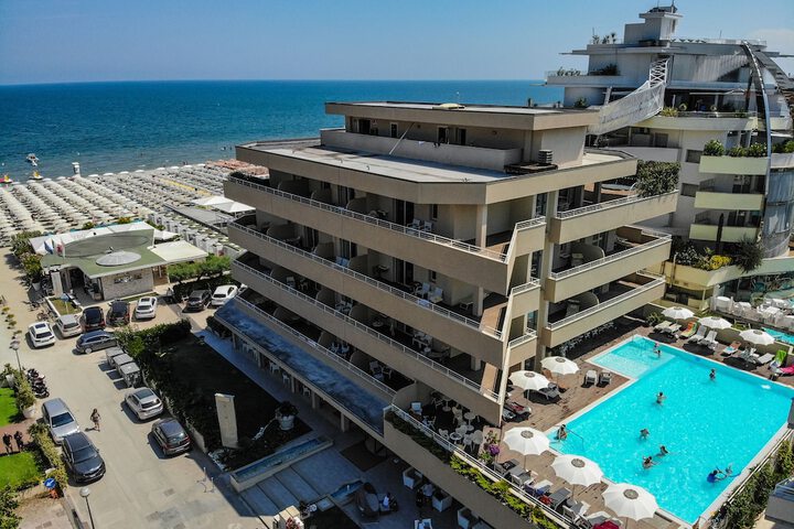 Hotel 75 of 84