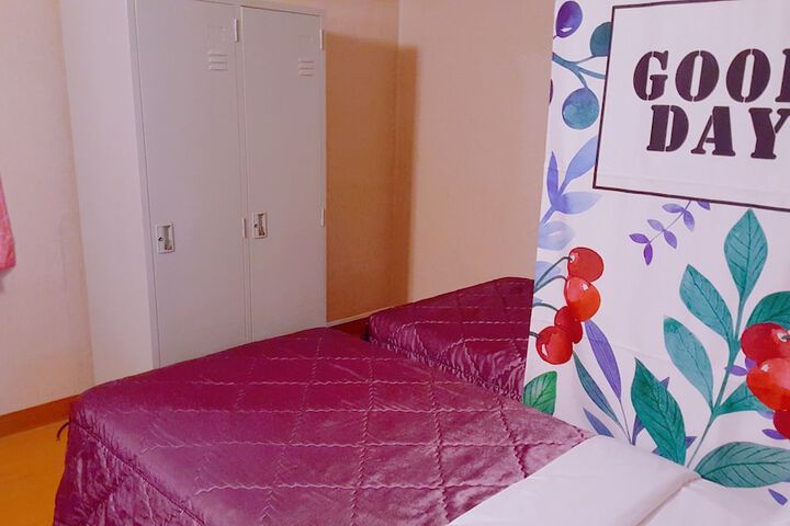 Room 16 of 38