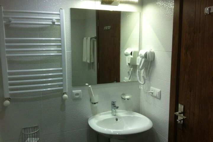 Room 13 of 14