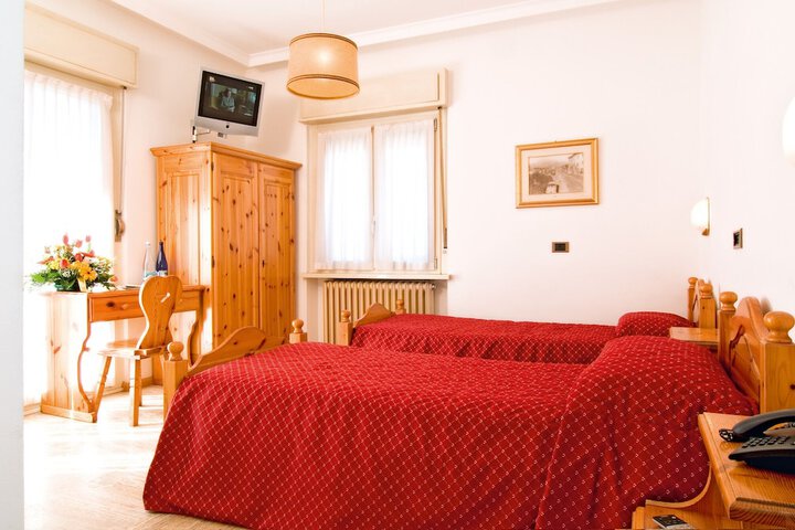 Room 9 of 44