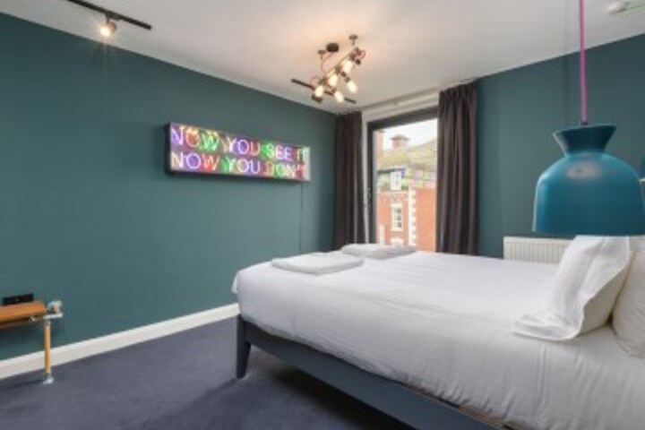 Room 2 of 109