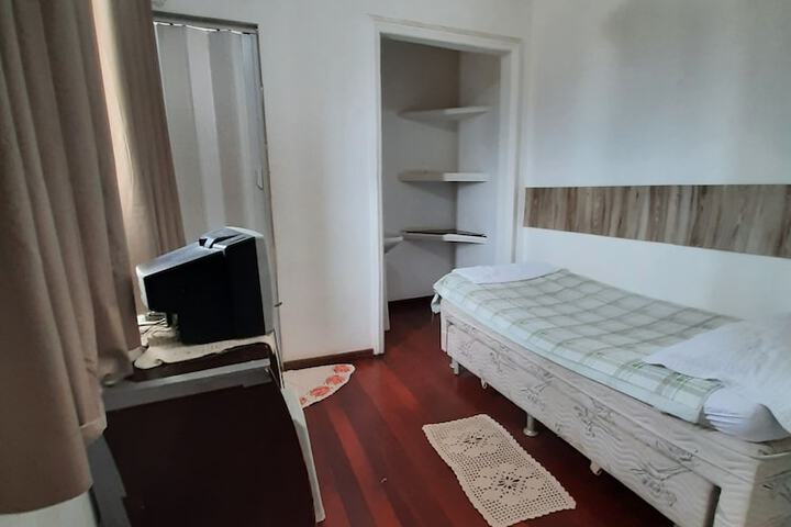 Room 4 of 13