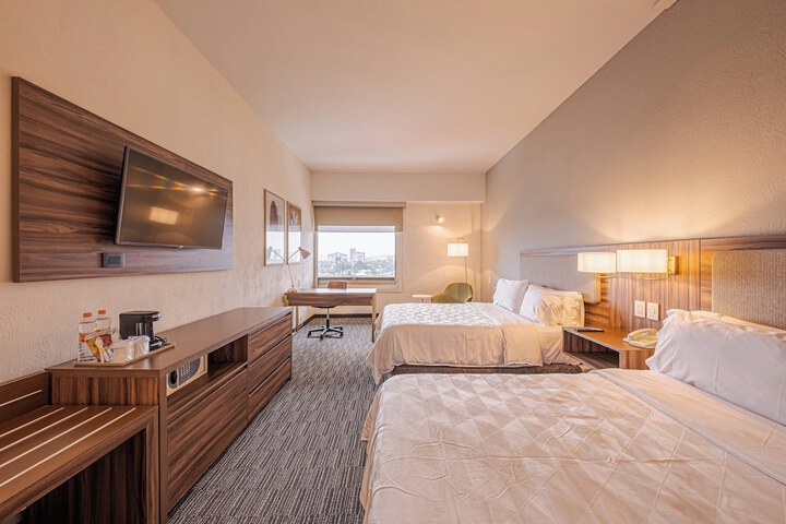 Room 26 of 184