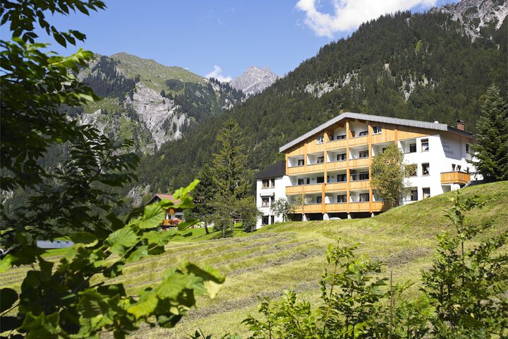 Hotel 76 of 79