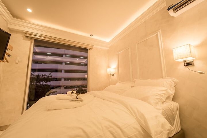 Room 5 of 44