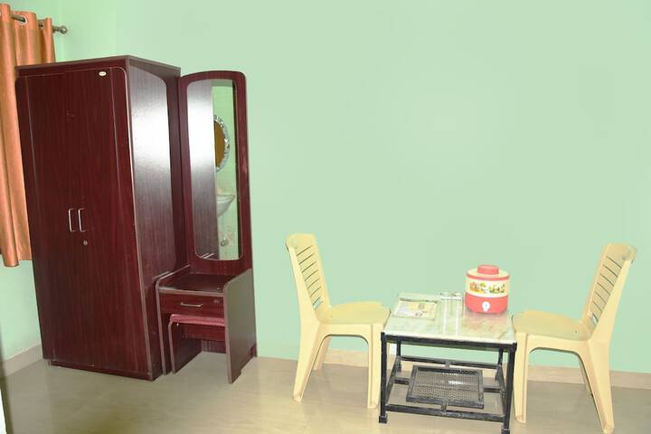 Room 17 of 35