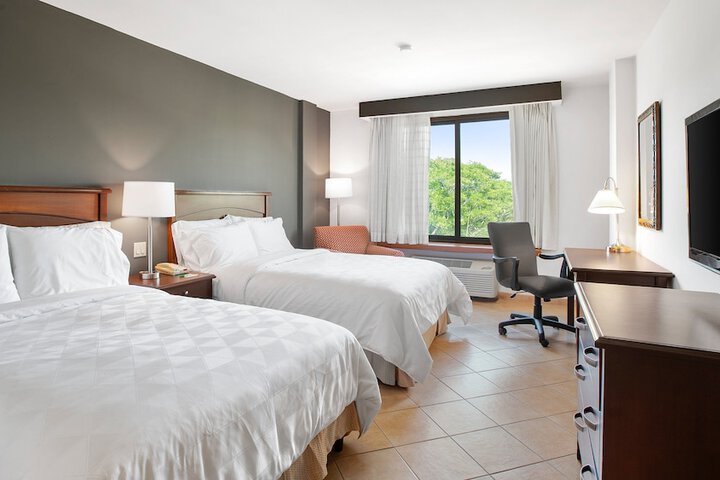 Room 10 of 75