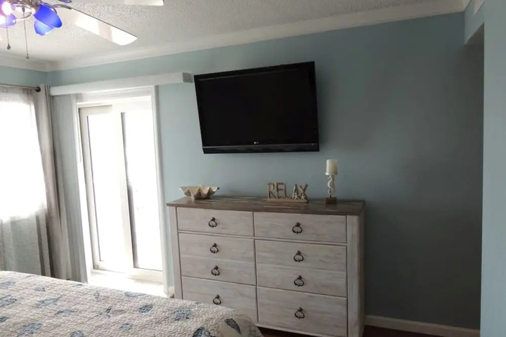 Room 4 of 17
