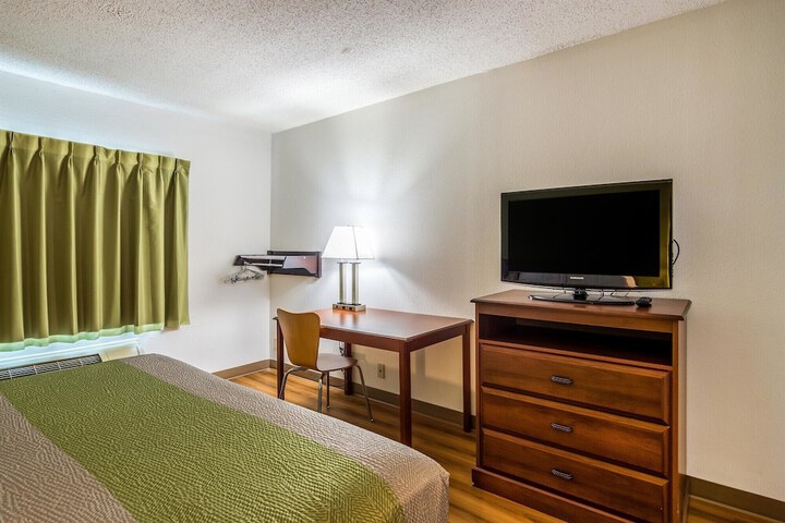 Room 25 of 42