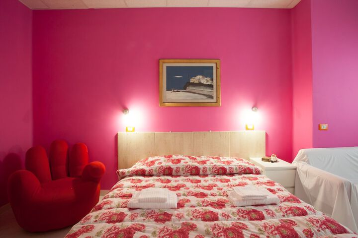Room 43 of 68