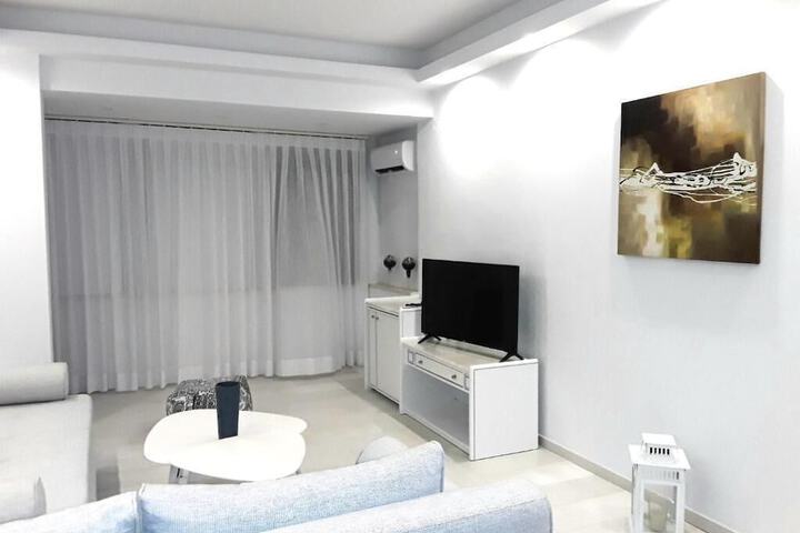 Room 10 of 27
