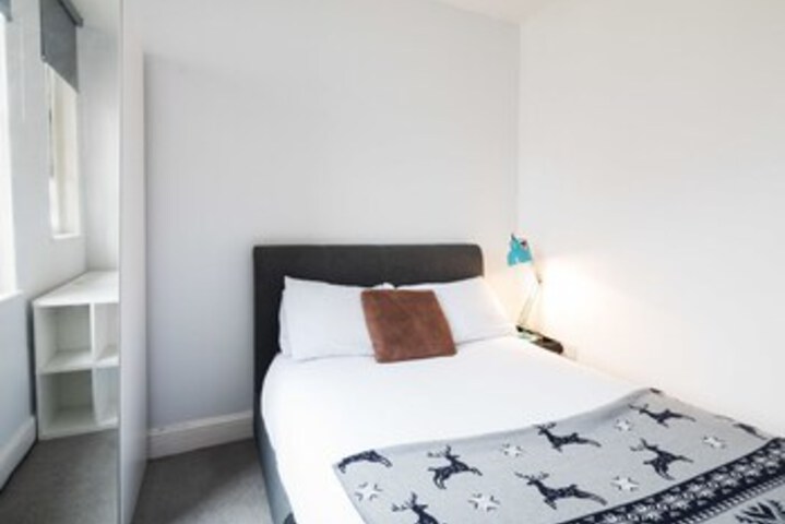Room 14 of 20