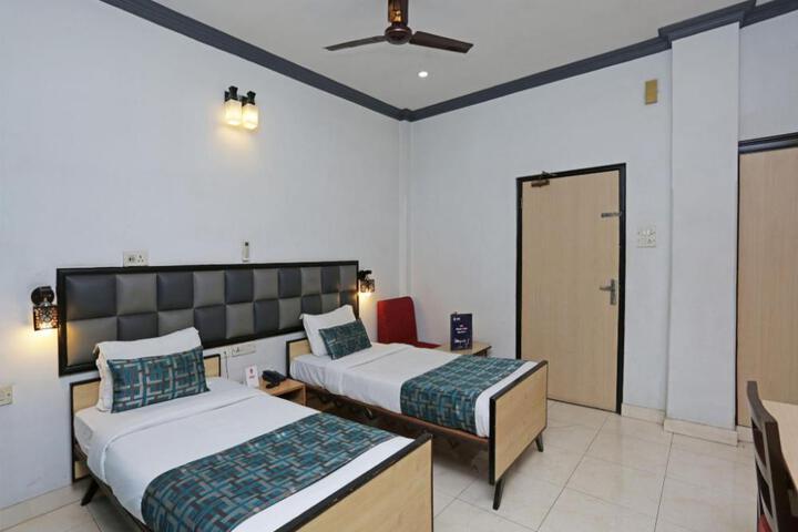 Hotel O Homely Raj Near Kalighat Kali Temple