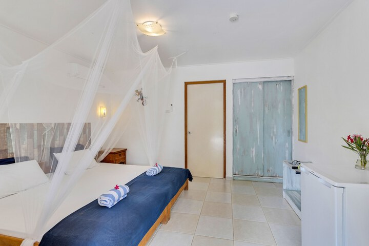 Room 6 of 29
