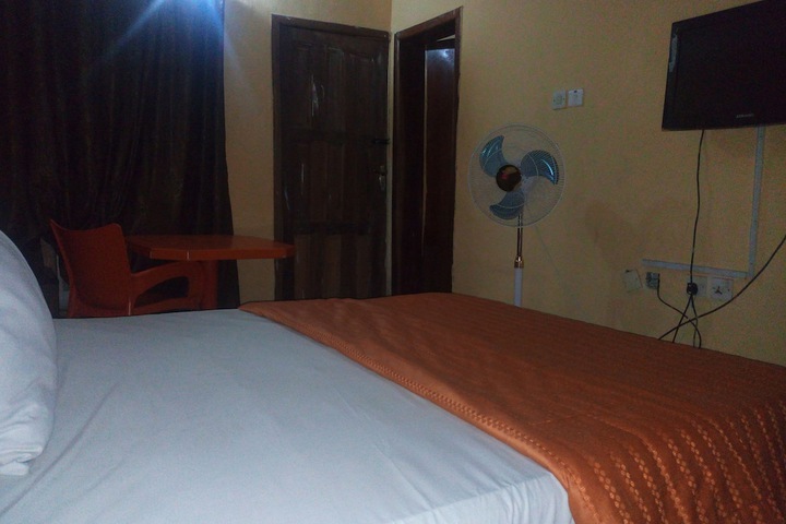 Room 3 of 11