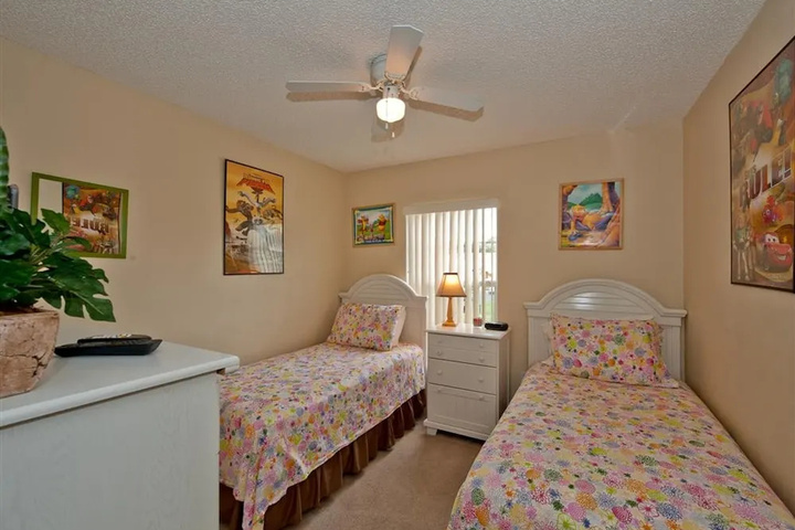 Room 4 of 25