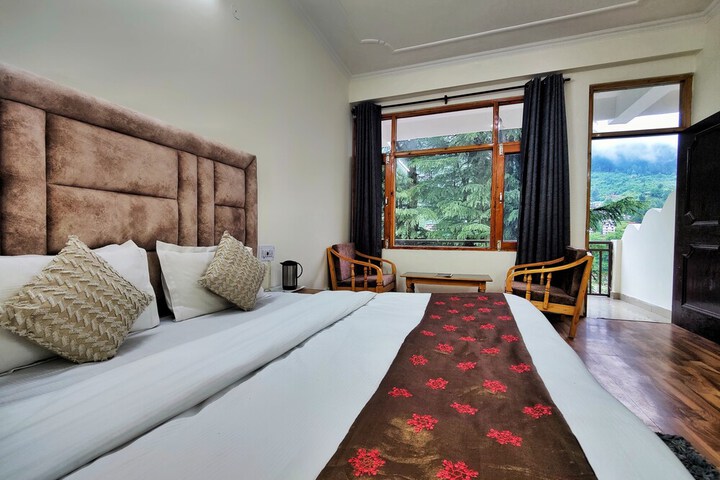Room 9 of 38