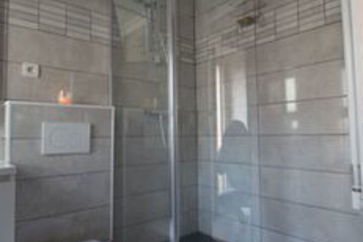 Room 3 of 10