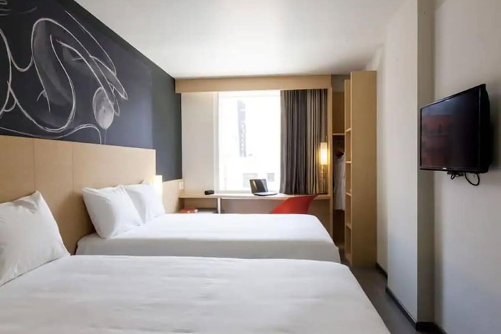 Room 4 of 24