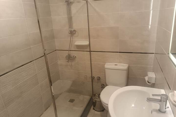 Room 40 of 101