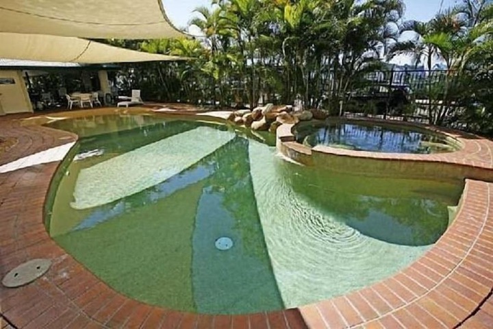 Pool 10 of 14