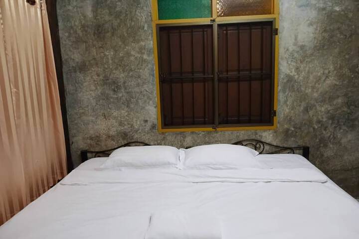 Room 22 of 33