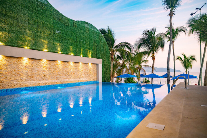 Pool 6 of 10