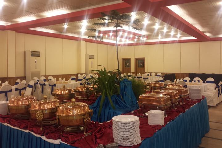 Ballroom/Hall 13 of 19