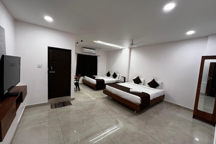 Room 5 of 21