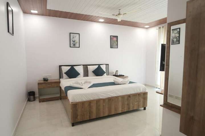 Room 3 of 21