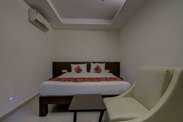 Room 11 of 23