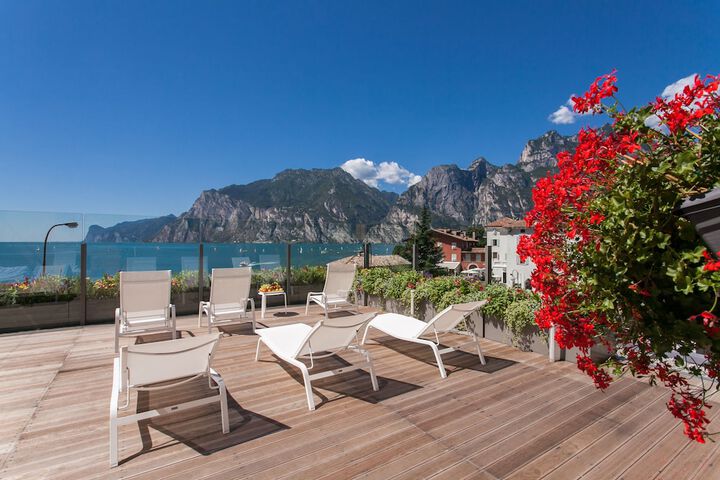 Sundeck 136 of 146