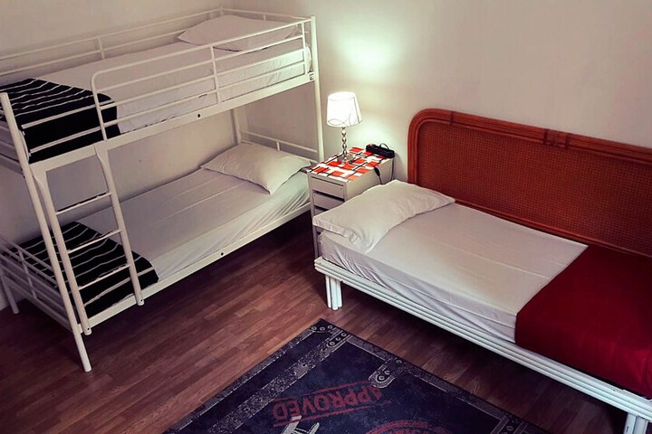Room 4 of 20