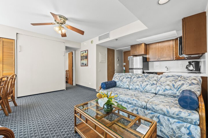 Room 21 of 82