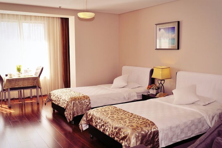 Room 4 of 36
