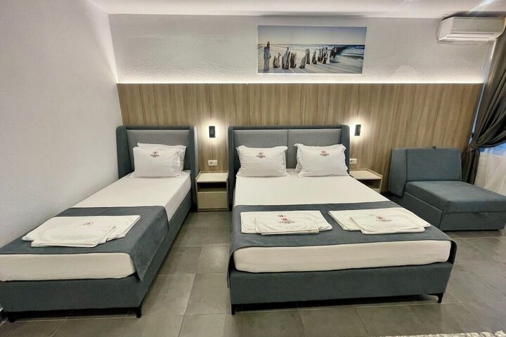 Room 6 of 38