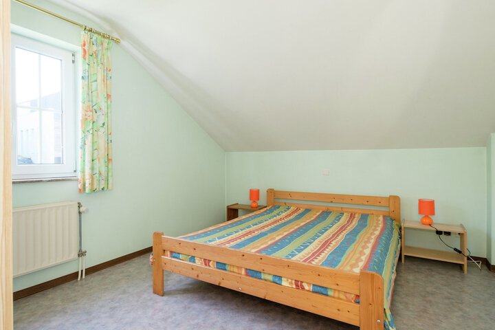 Room 3 of 37