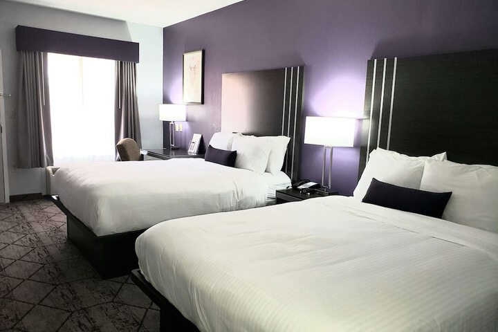 2 Queen Beds Microwave and Refrigerator Exterior Corridor Full Breakfast (12 of 12)