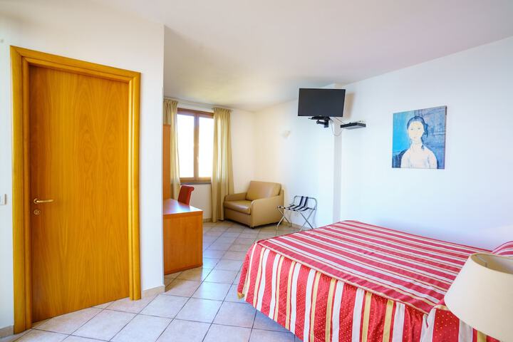 Room 5 of 25