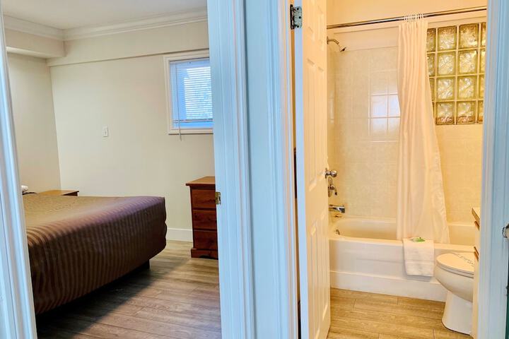 Room 42 of 76