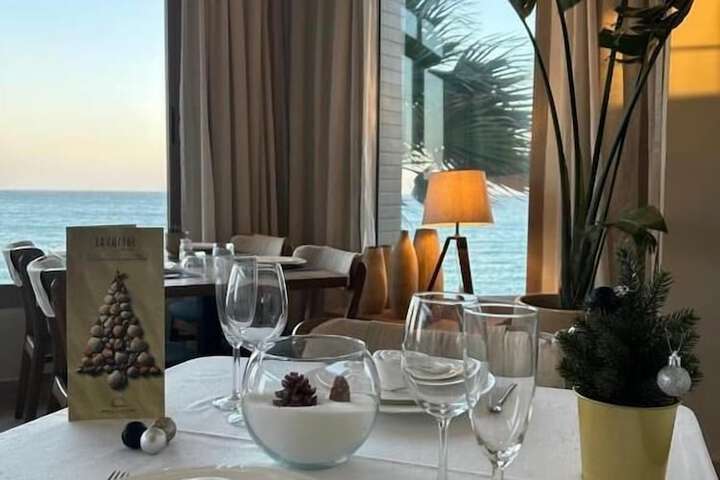 Dining 62 of 73