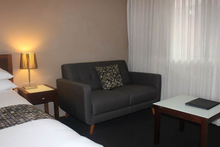 Room 7 of 83