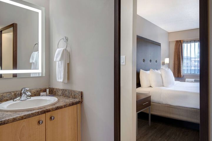 Room 16 of 46