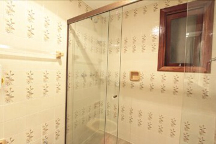 Room 6 of 22