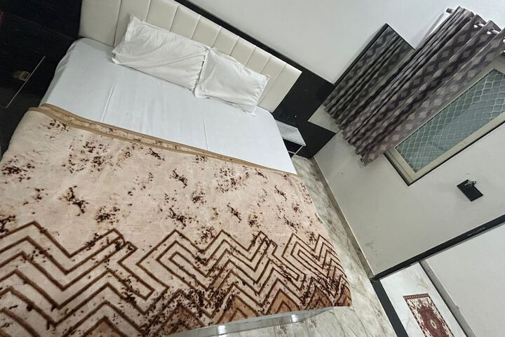 Room 15 of 26