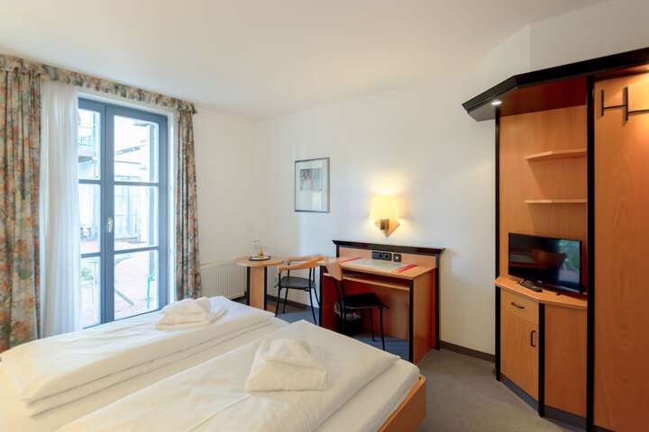Room 11 of 70