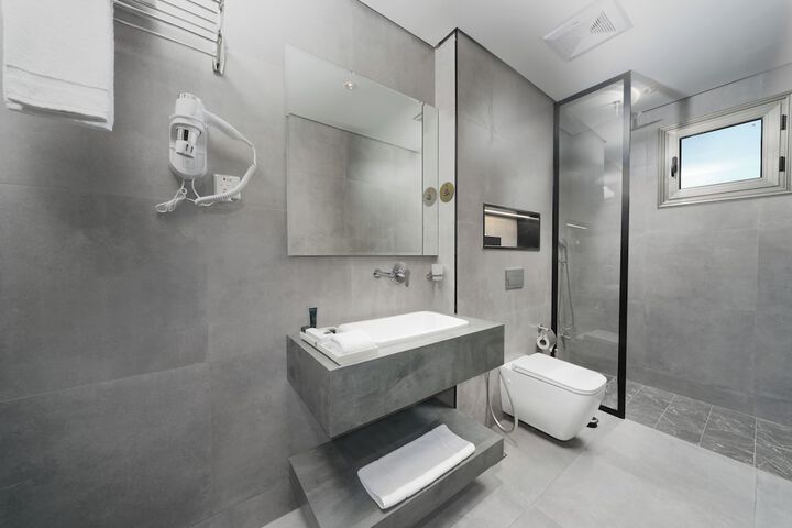 Room 8 of 22