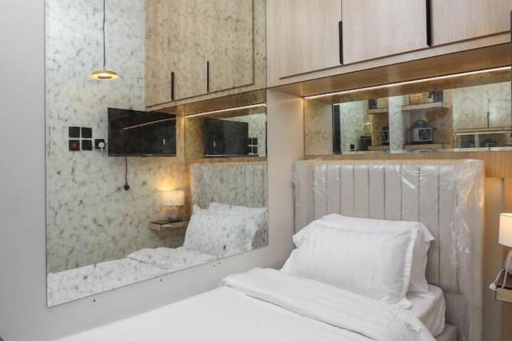 Room 40 of 64