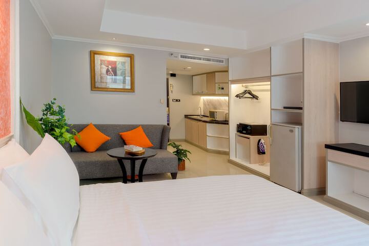 Room 6 of 26
